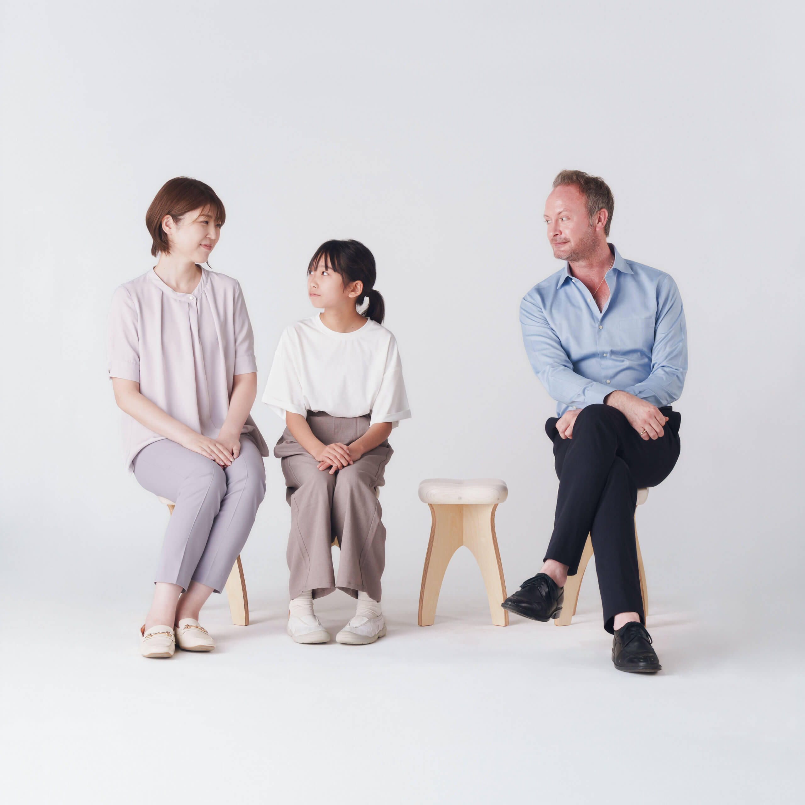 歯の椅子「STOOTH」のオンライン販売を開始しました